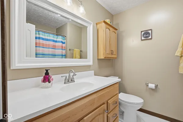 $325,000 | 7110 West Meadows Lane, Greenfield, IN 46140
