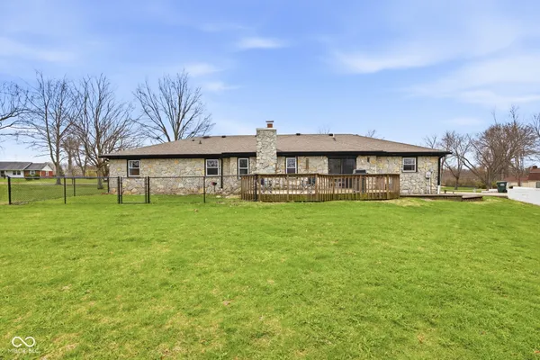 $325,000 | 7110 West Meadows Lane, Greenfield, IN 46140