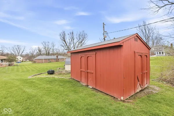 $325,000 | 7110 West Meadows Lane, Greenfield, IN 46140