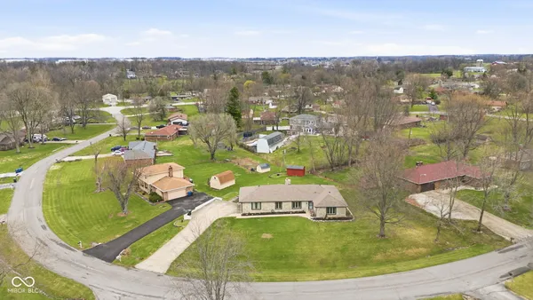$325,000 | 7110 West Meadows Lane, Greenfield, IN 46140