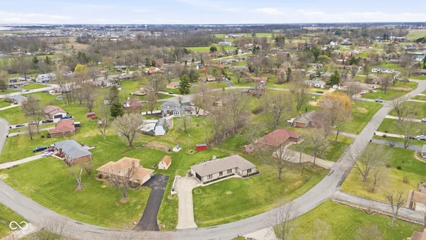 $325,000 | 7110 West Meadows Lane, Greenfield, IN 46140
