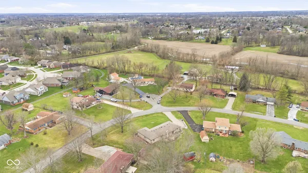 $325,000 | 7110 West Meadows Lane, Greenfield, IN 46140