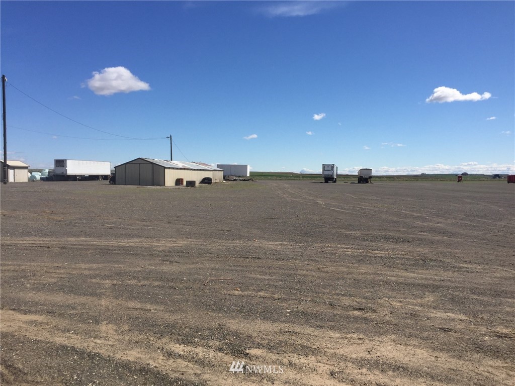 546 South Booker Road Othello, WA 99344 - Photo 1 of 5