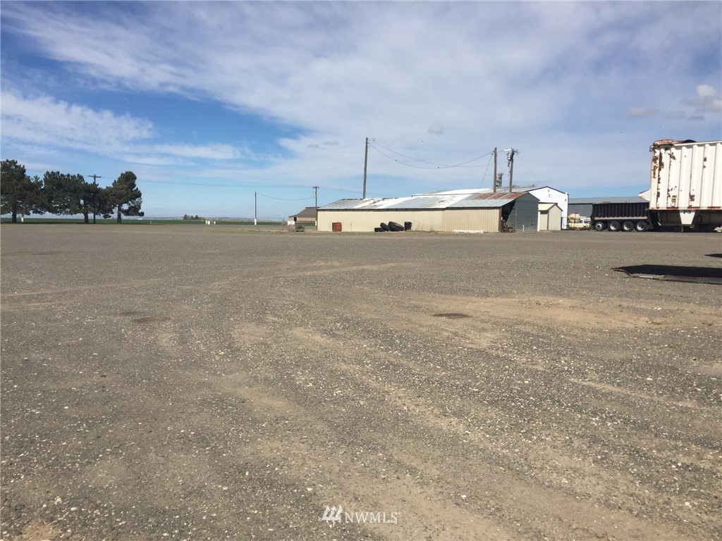 546 South Booker Road Othello, WA 99344 - Photo 2 of 5