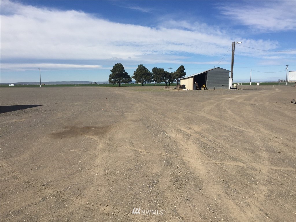 546 South Booker Road Othello, WA 99344 - Photo 3 of 5