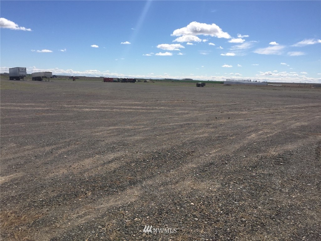 546 South Booker Road Othello, WA 99344 - Photo 4 of 5