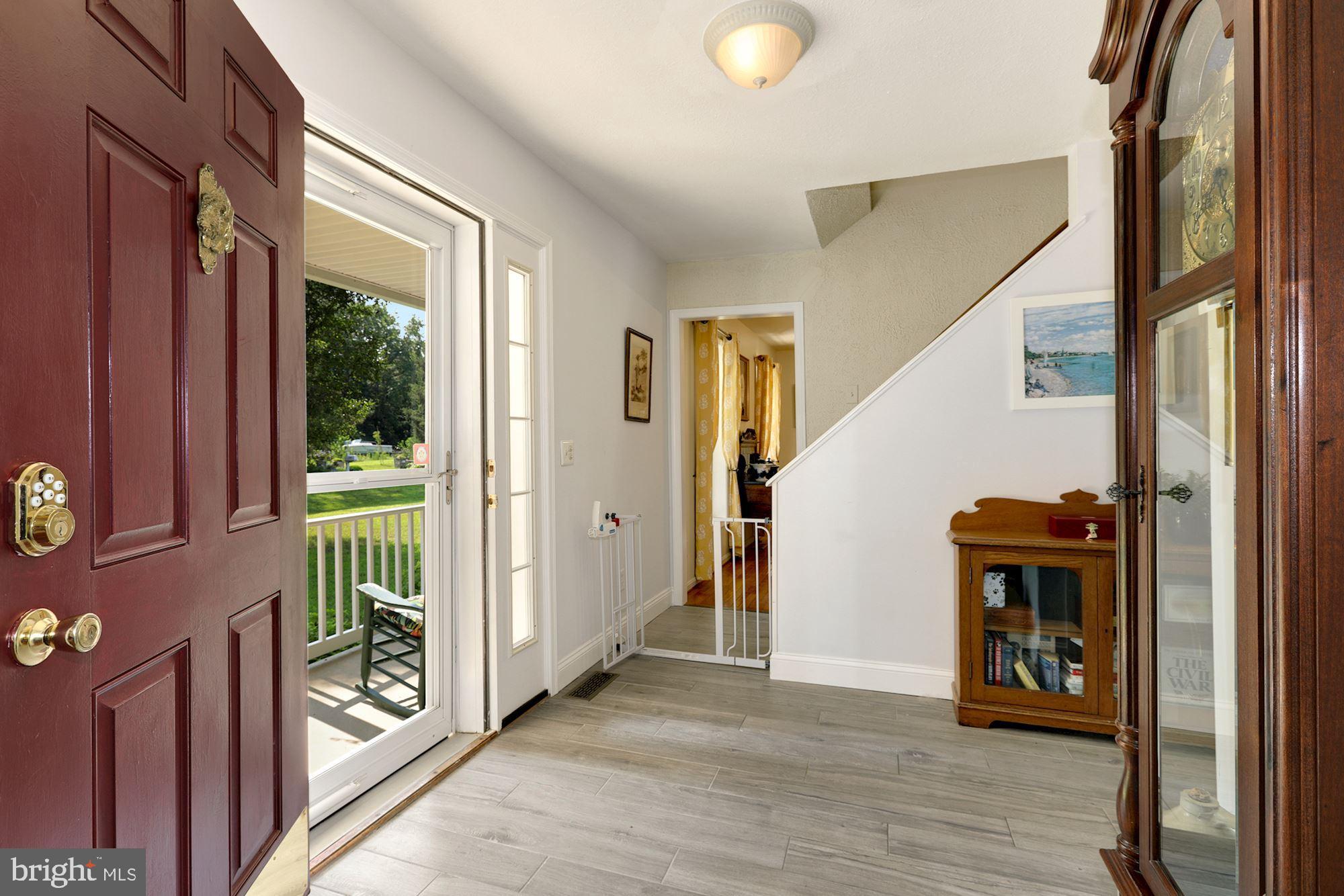 22608 Lawson Road Georgetown, DE 19947 - Photo 4 of 42 Foyer
