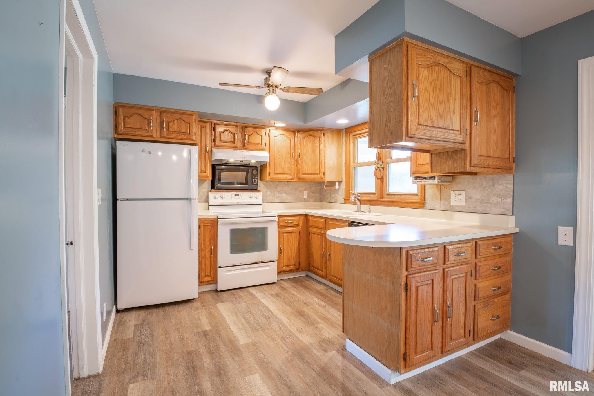1303 West Ravinwoods Road Peoria, IL 61615 - Photo 11 of 50 Gallery Image 11