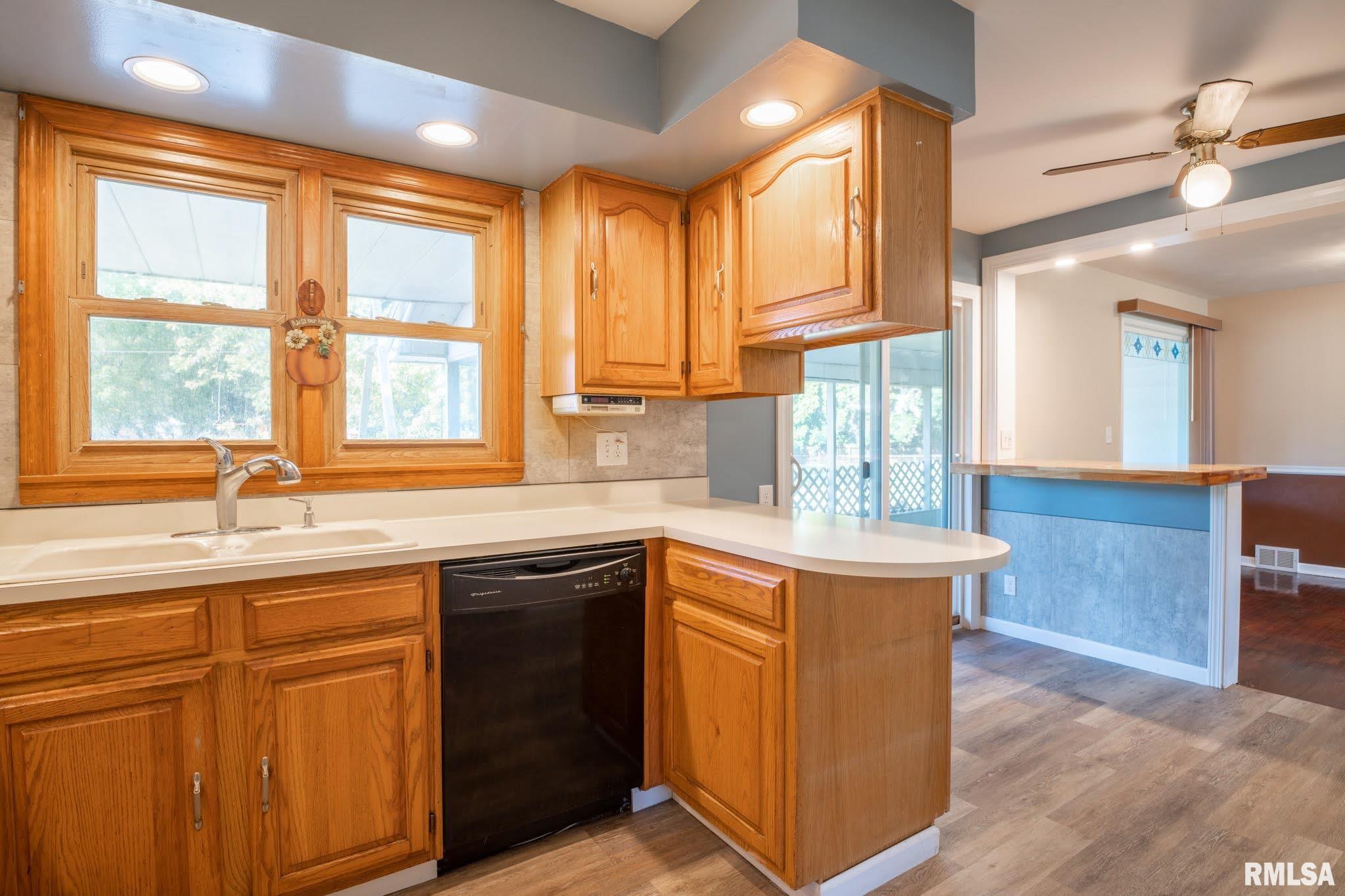 1303 West Ravinwoods Road Peoria, IL 61615 - Photo 15 of 50 Gallery Image 15