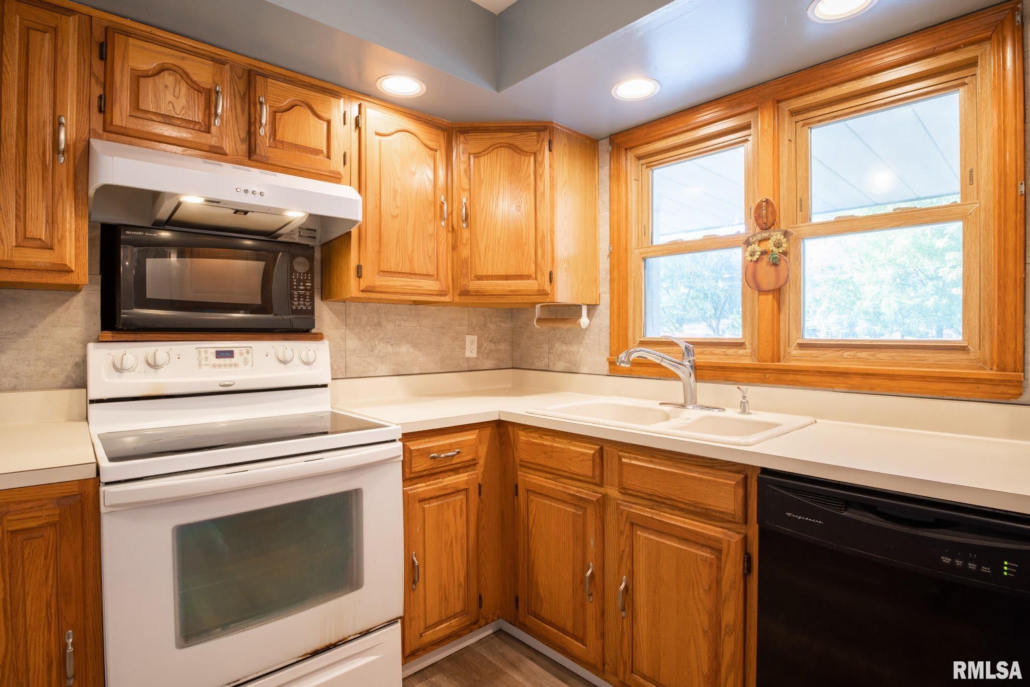 1303 West Ravinwoods Road Peoria, IL 61615 - Photo 20 of 50 Gallery Image 20