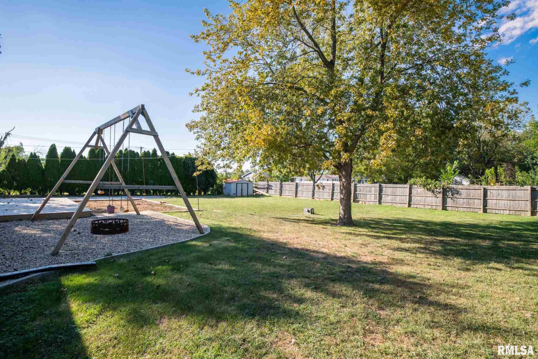 1303 West Ravinwoods Road Peoria, IL 61615 - Photo 47 of 50 Gallery Image 47