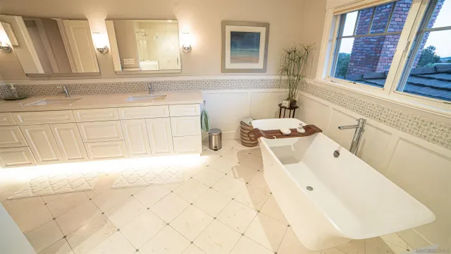 $4,427,000 | 516 Whisper Wind Drive, Encinitas, CA 92024