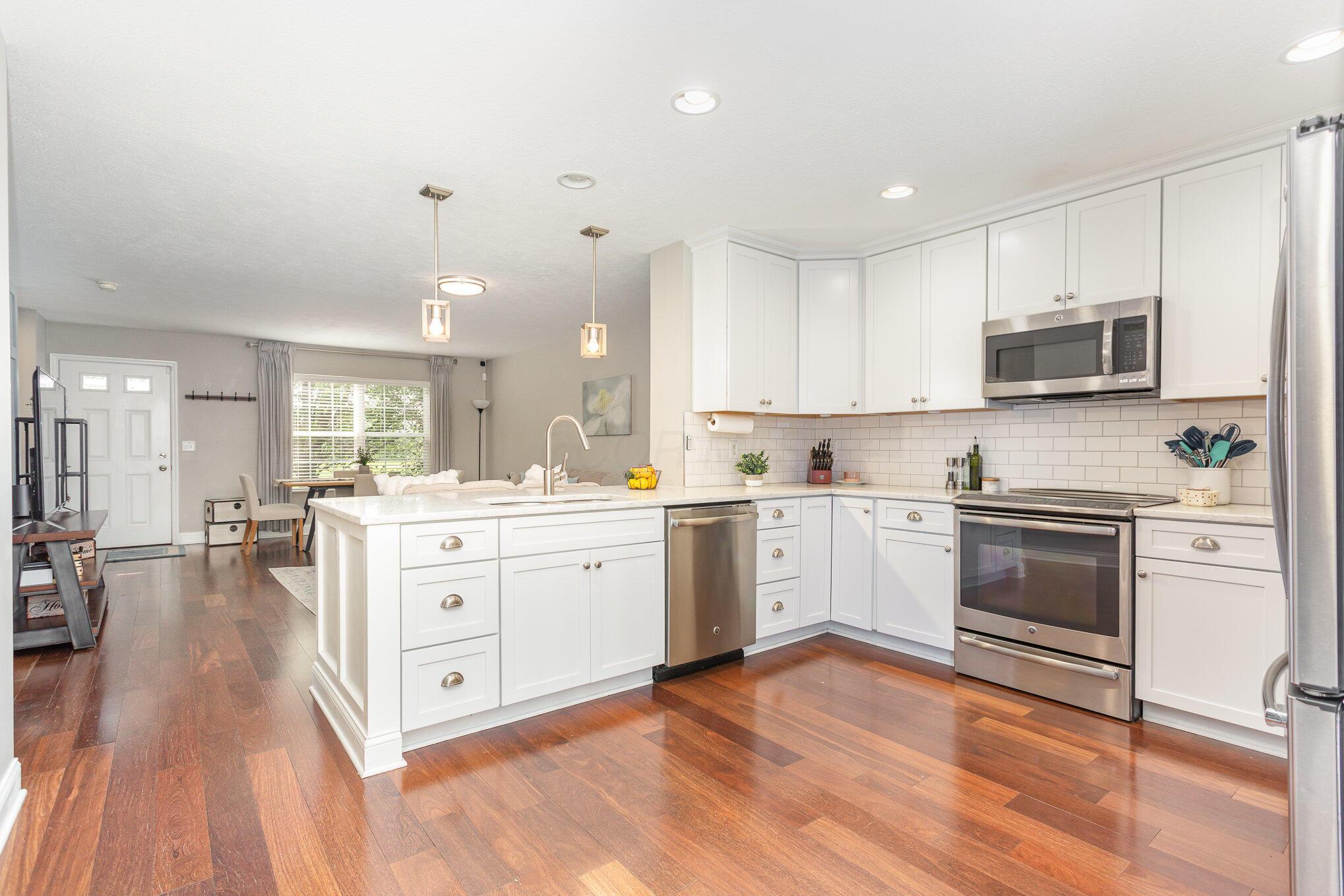 8382 Sawmill Road Powell, OH 43065 - Photo 7 of 37 Kitchen