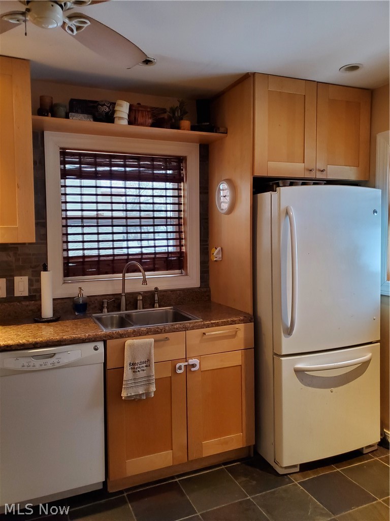 4198 Stilmore Road Cleveland, OH 44121 - Photo 3 of 35