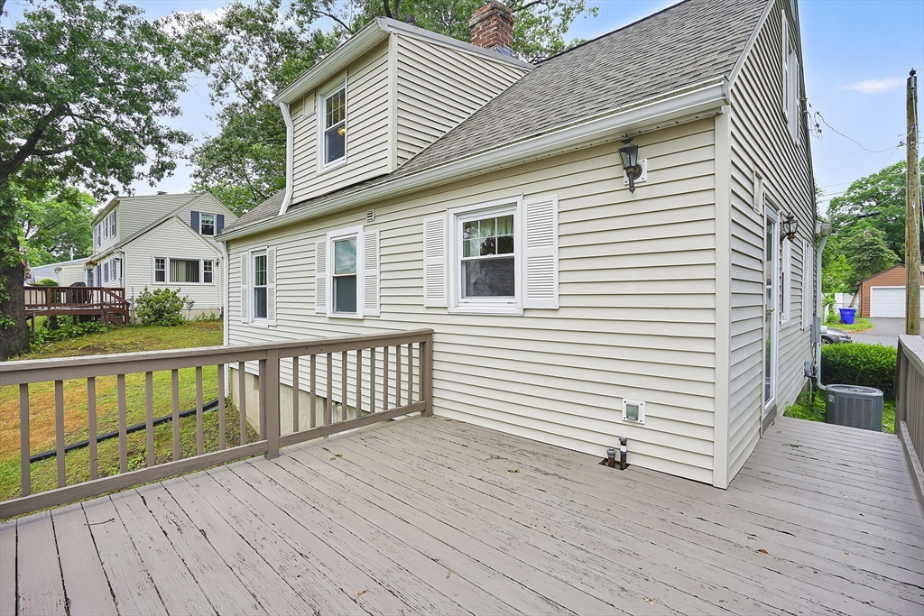 328 Hartwick Street Springfield, MA 01108 - Photo 33 of 37