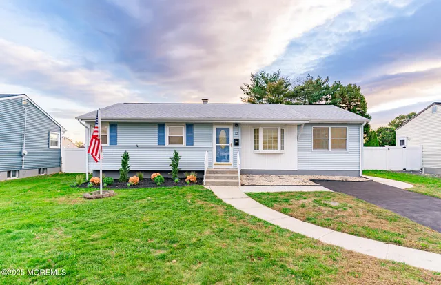 $460,000 | 12 Gerard Road, Hamilton, NJ 08620