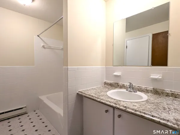 $1,450 | 177 Homestead Street, Unit G12, Manchester, CT 06042