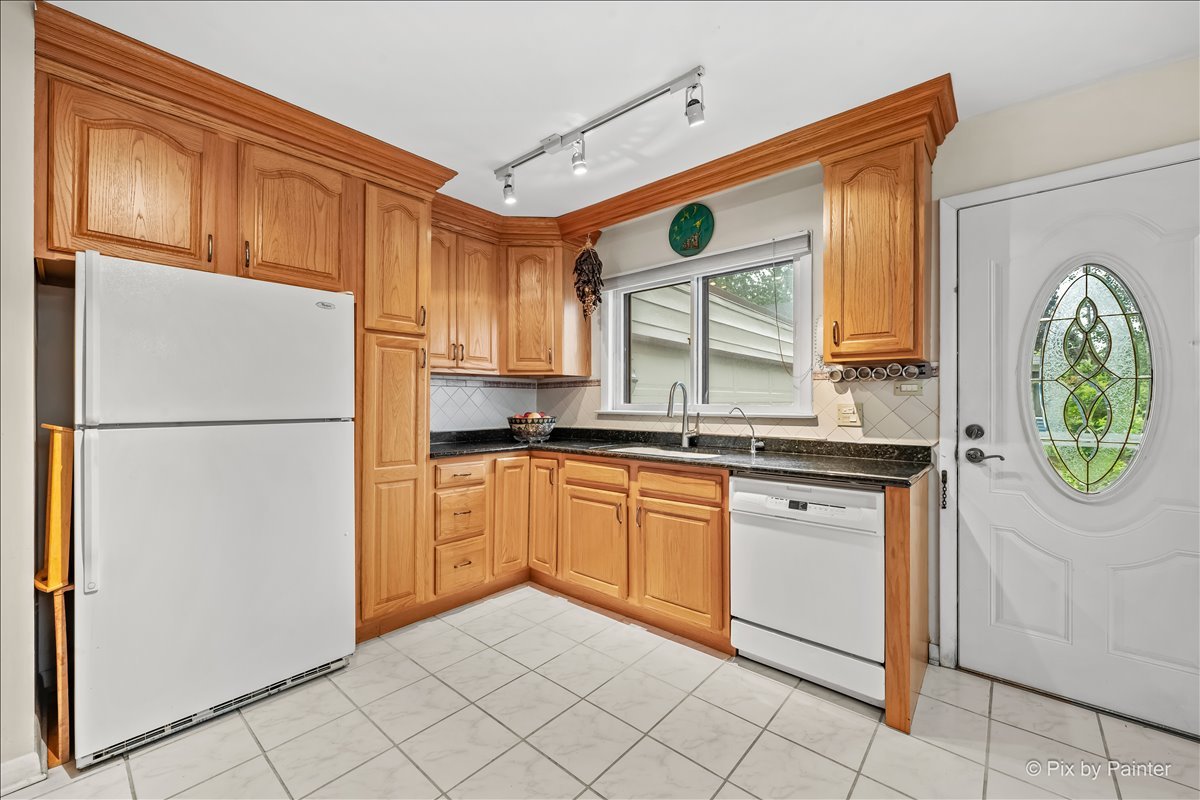 2530 Old Glenview Road Wilmette, IL 60091 - Photo 13 of 35