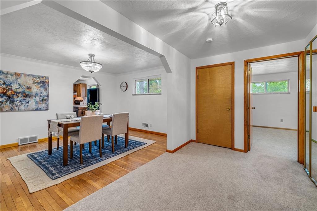 2052 Hulton Road Verona, PA 15147 - Photo 7 of 47