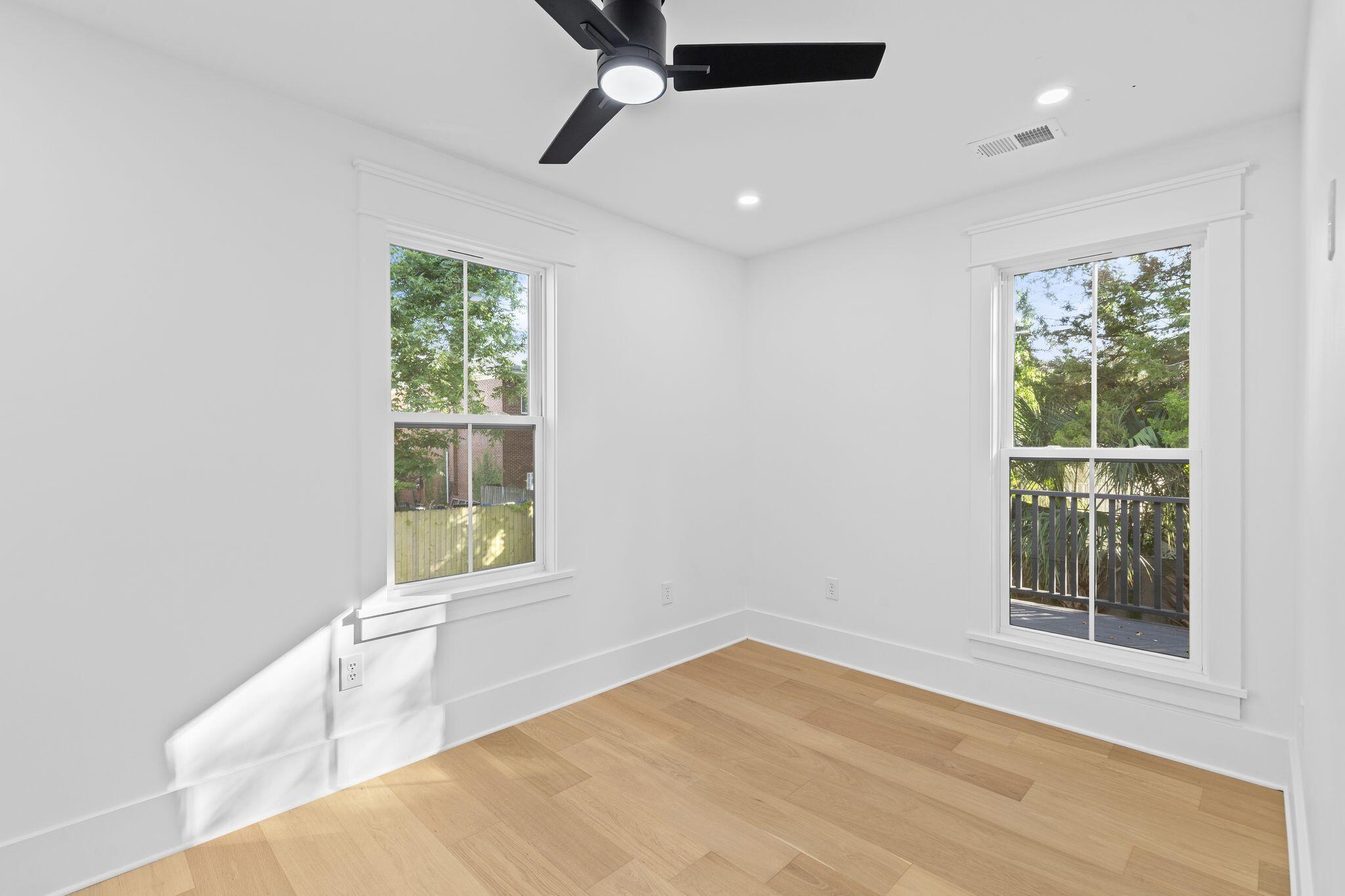 7 Larnes Street Charleston, SC 29403 - Photo 23 of 42 Bathroom 1