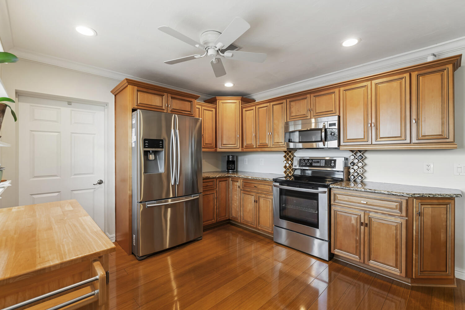 138 Quails Nest Road, Unit 1101 Naples, FL 34112 - Photo 13 of 55 Large kitchen