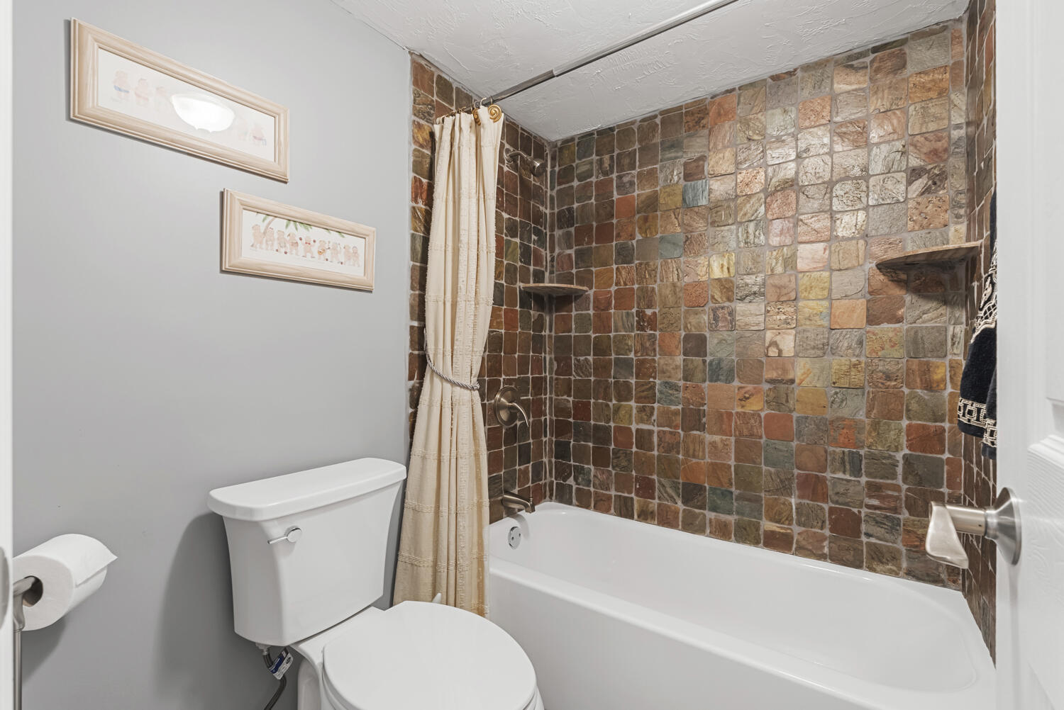 138 Quails Nest Road, Unit 1101 Naples, FL 34112 - Photo 25 of 55 En suite bath