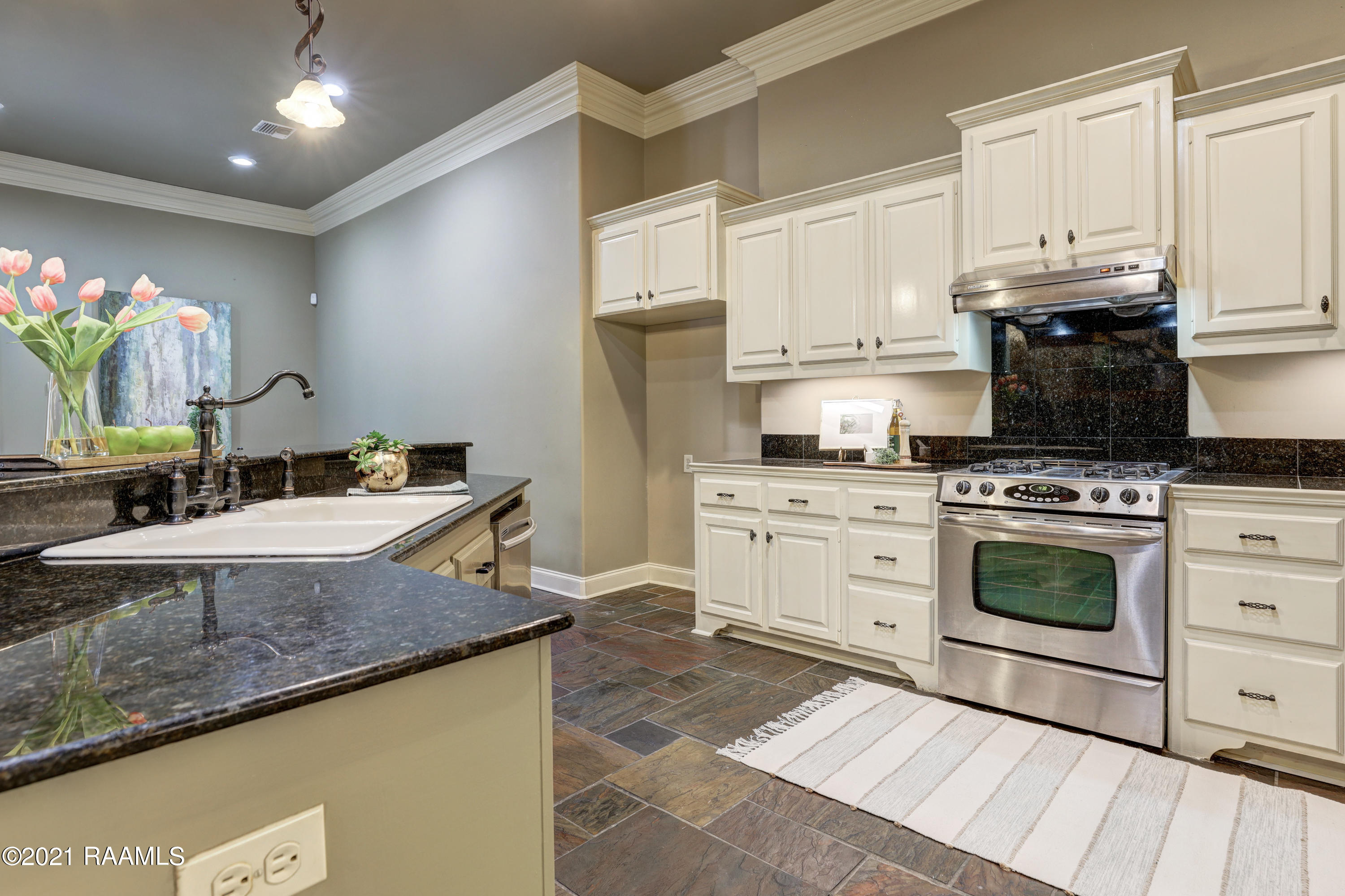 125 Croft Row Lafayette, LA 70503 - Photo 17 of 45 125 Croft Row-10