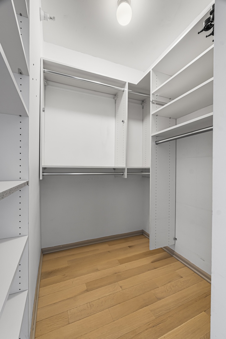 21 West Chestnut Street, Unit 1403 Chicago, IL 60654 - Photo 11 of 19 a view of empty room