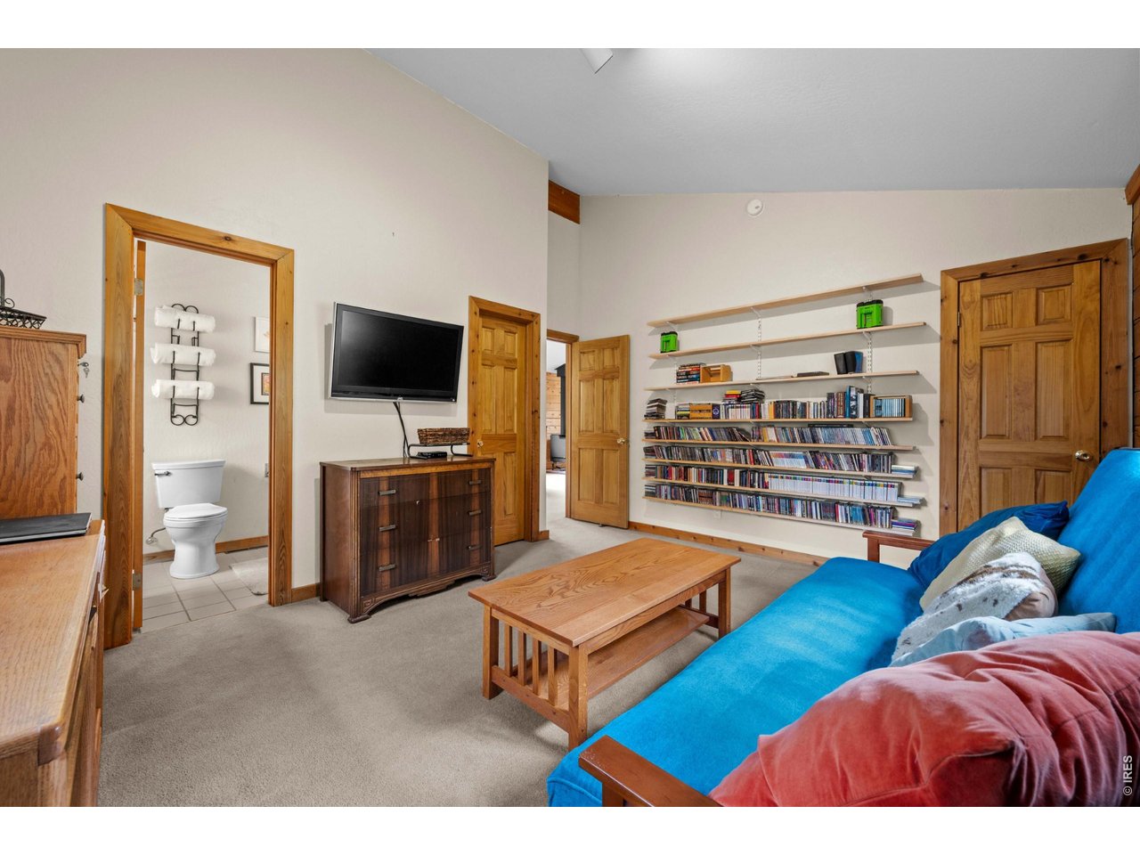 310 Wendelyn Way Boulder, CO 80302 - Photo 20 of 40 a living room with furniture and a flat screen tv