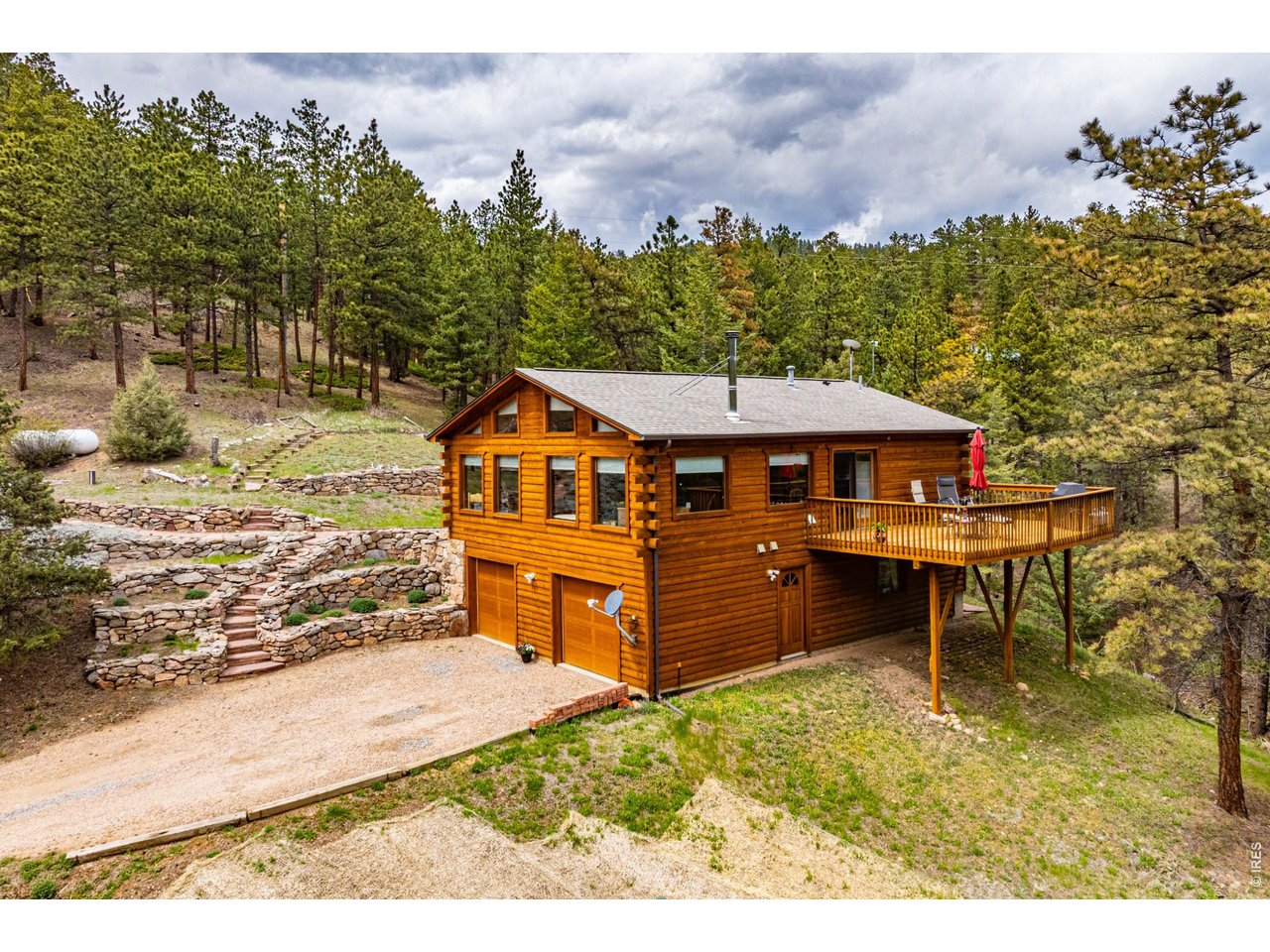 310 Wendelyn Way Boulder, CO 80302 - Photo 40 of 40 a front view of a house with a yard