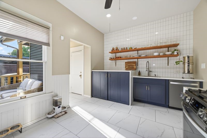 1414 Finch Street Houston, TX 77009 - Photo 12 of 24