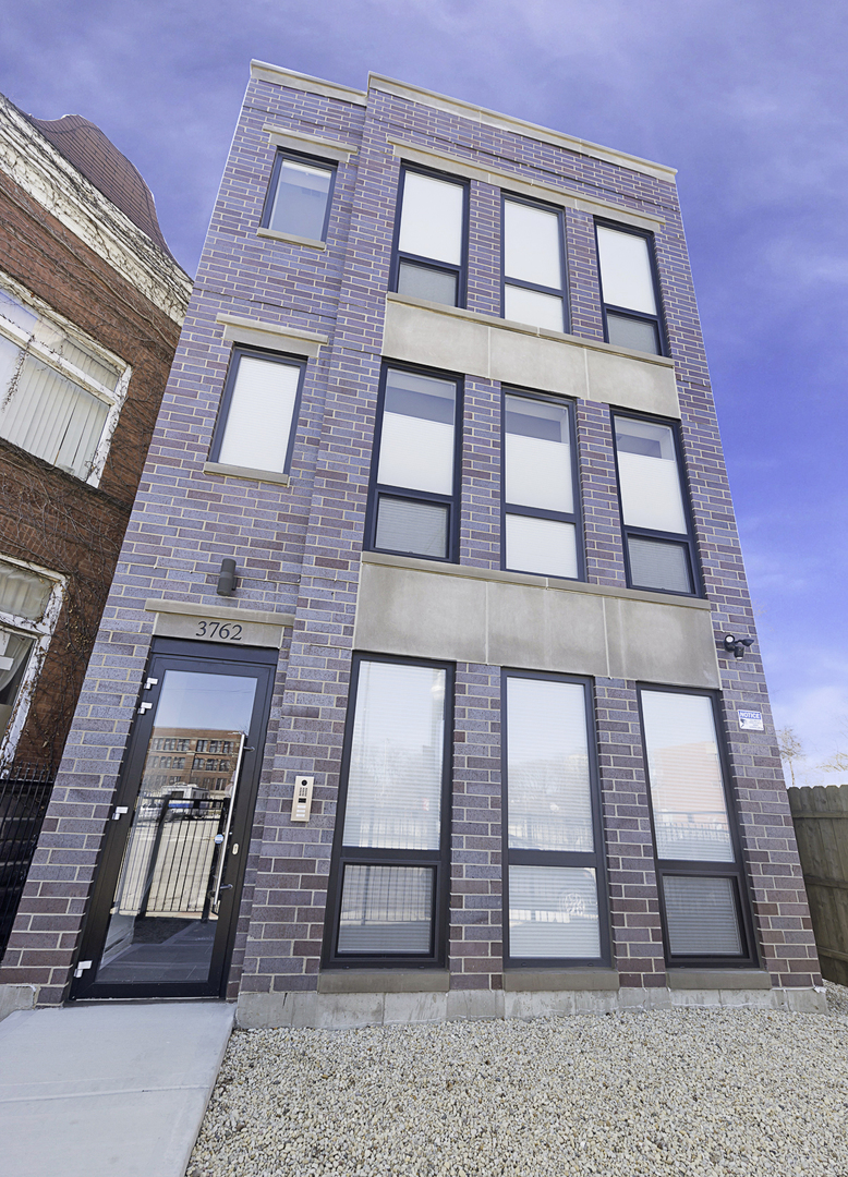 3762 South Indiana Avenue Chicago, IL 60653 - Photo 1 of 27 a building with a window