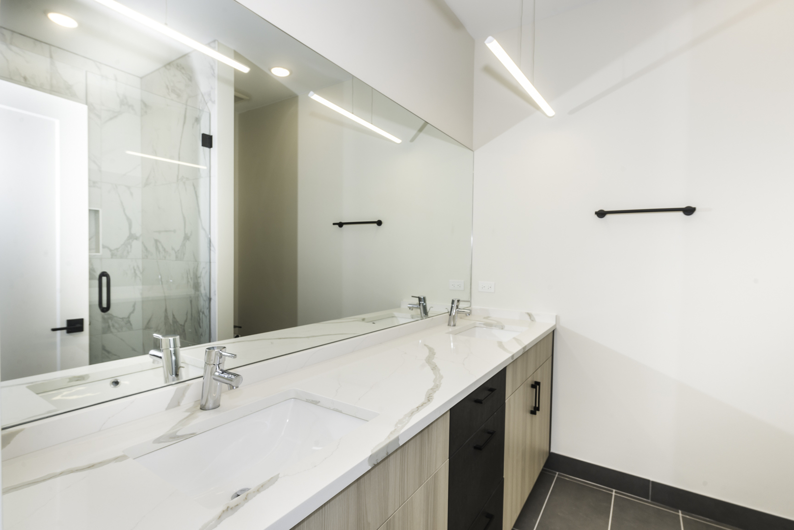 3762 South Indiana Avenue Chicago, IL 60653 - Photo 14 of 27 a bathroom with a sink and a mirror