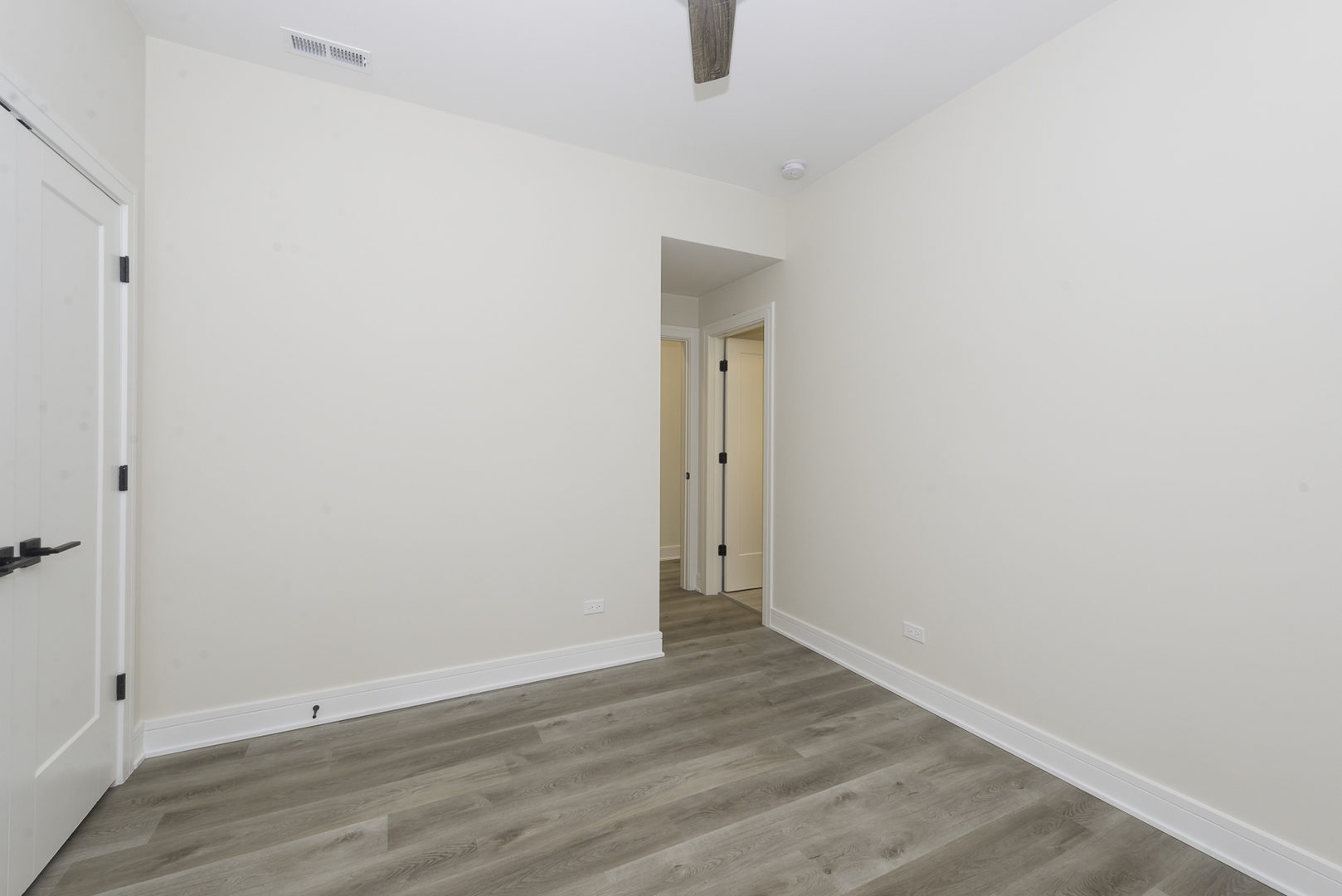 3762 South Indiana Avenue Chicago, IL 60653 - Photo 7 of 27 a view of an empty room