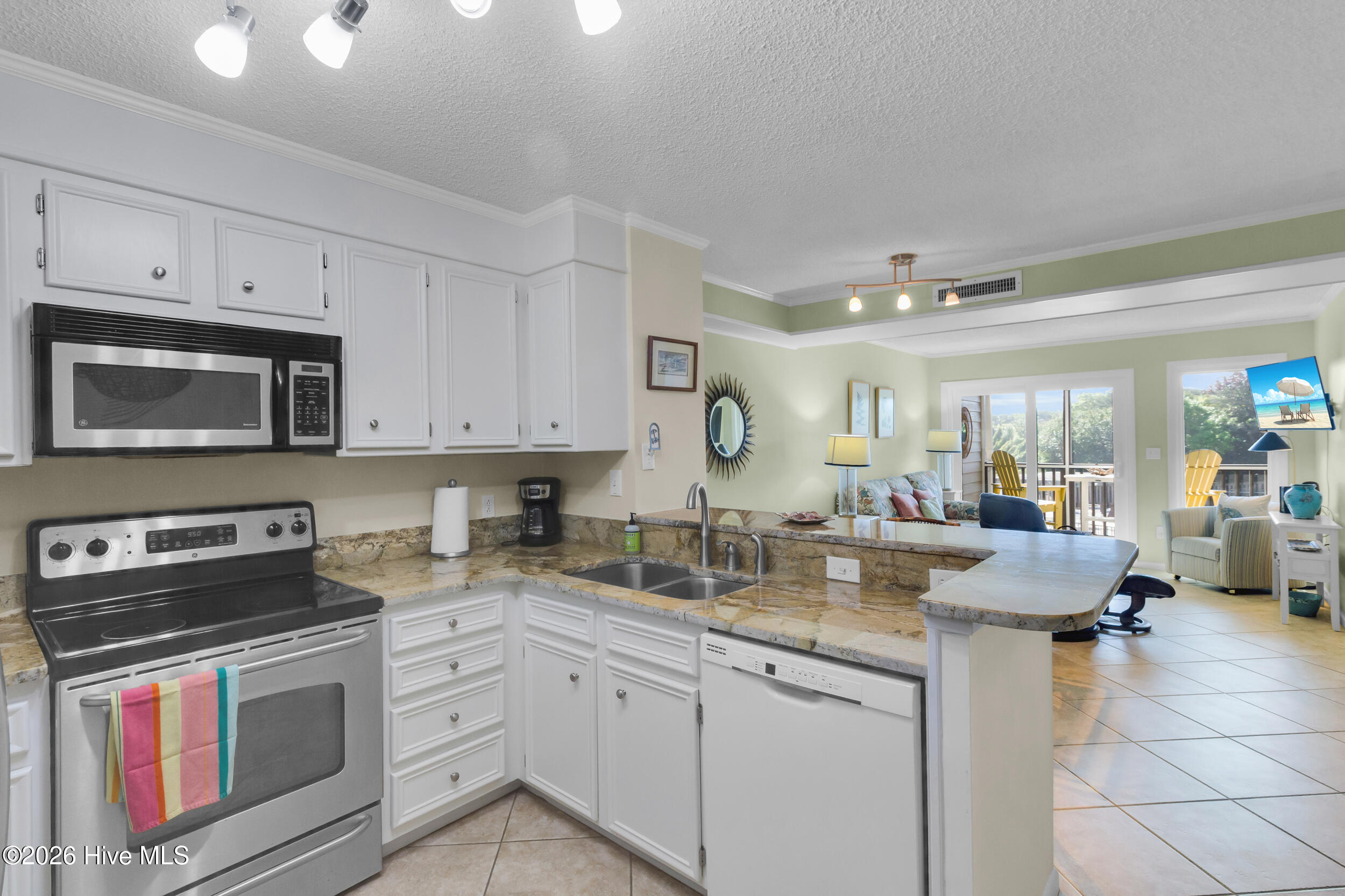 2509 West Fort Macon Road, Unit 102B Atlantic Beach, NC 28512 - Photo 13 of 41 Kitchen