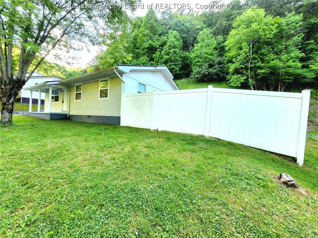 648 Hidden Valley Road Chapmanville, WV 25508 - Photo 4 of 24 Gallery Image 4