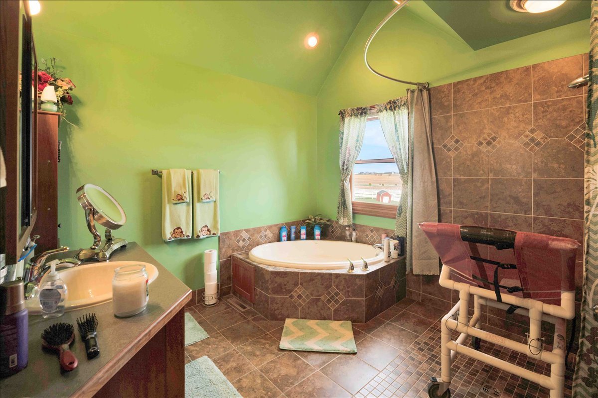 17207 Chase Road DeKalb, IL 60115 - Photo 46 of 79