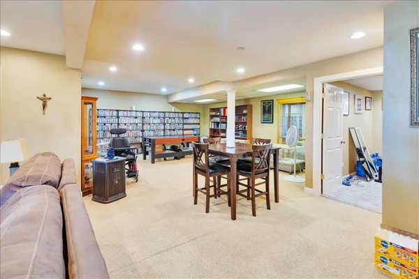 $1,274,130 | 17207 Chase Road, DeKalb, IL 60115
