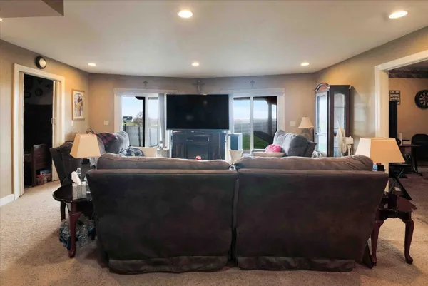 $1,274,130 | 17207 Chase Road, DeKalb, IL 60115
