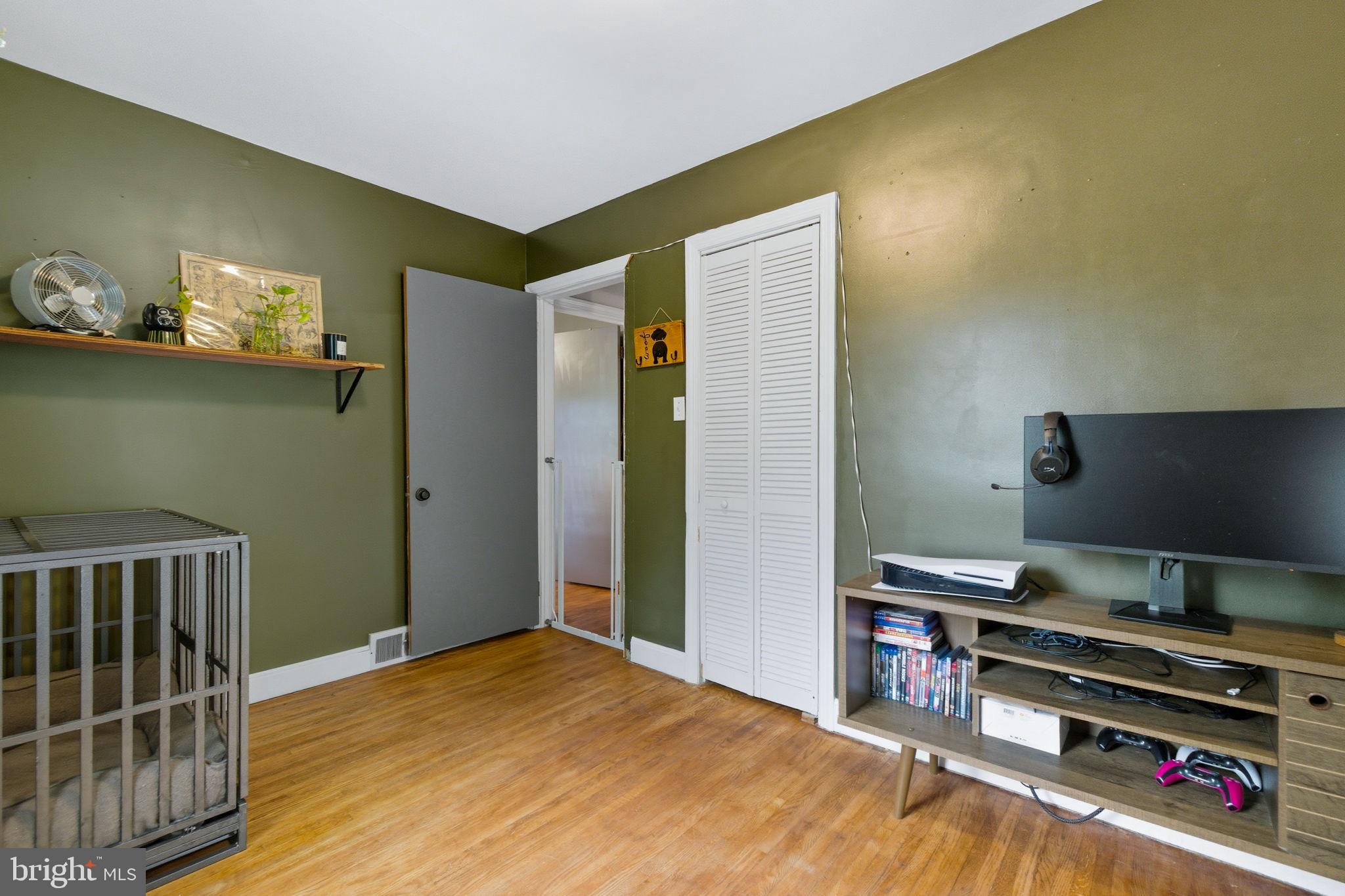 11804 Clearview Road Hagerstown, MD 21742 - Photo 29 of 63 2nd Bedroom