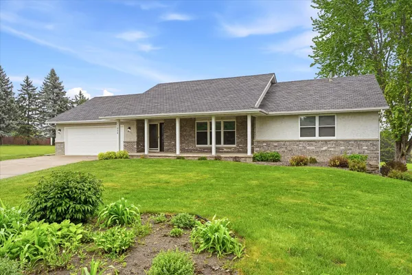$489,900 | 11826 Larabee Circle, Albertville, MN 55301