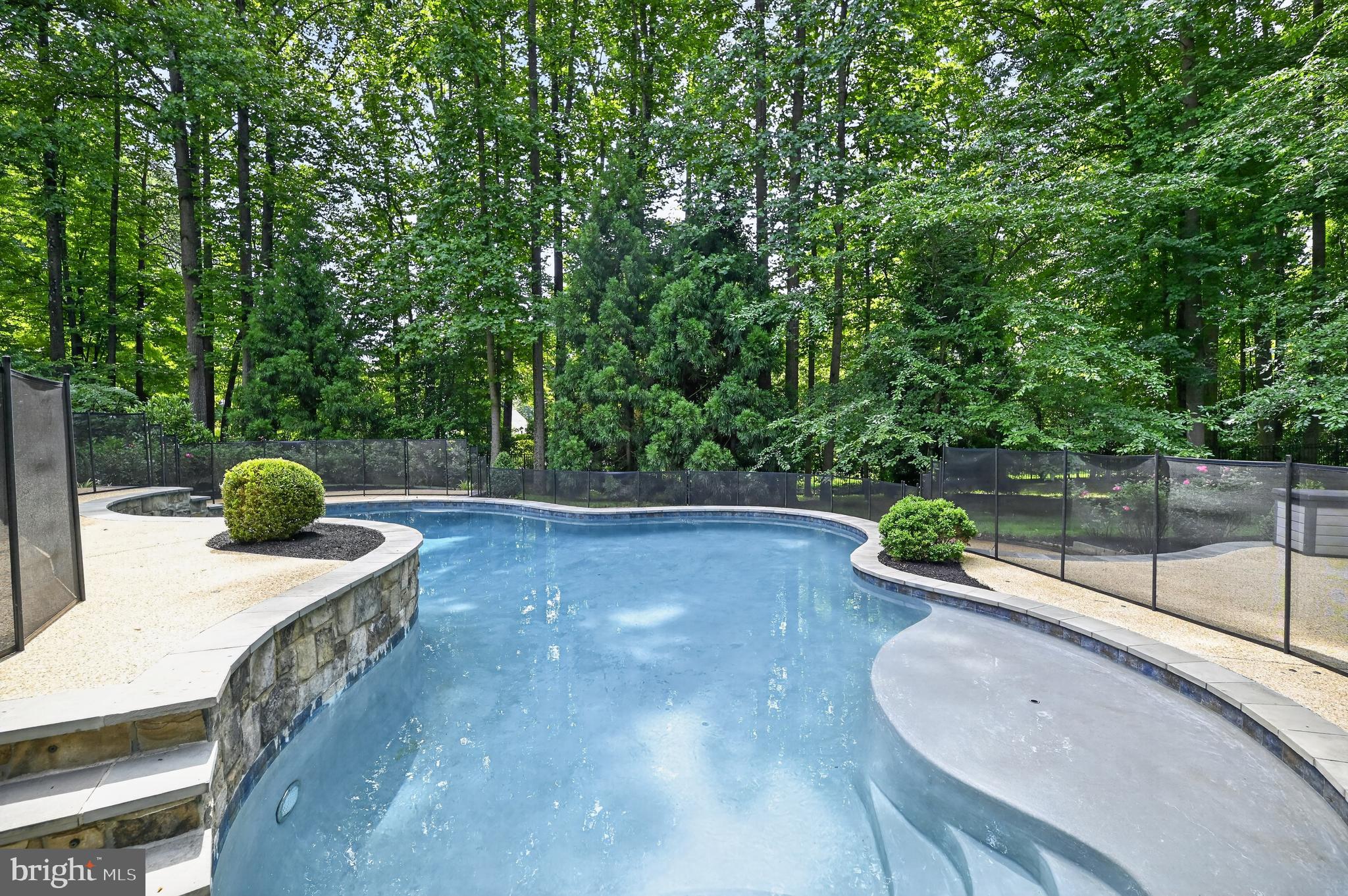 10301 Forest Maple Road Vienna, VA 22182 - Photo 16 of 27