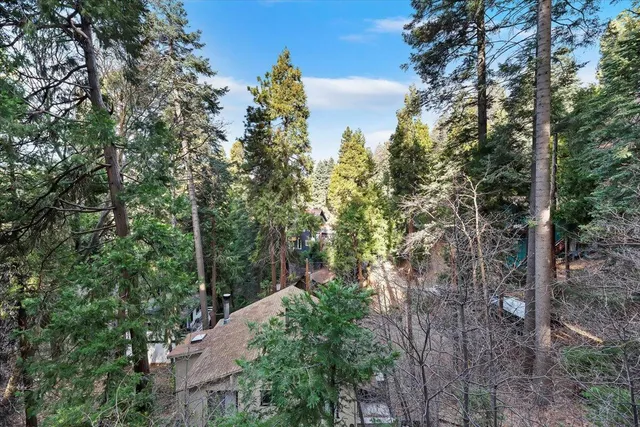 $575,000 | 810 Oakmont Lane, Lake Arrowhead, CA 92352