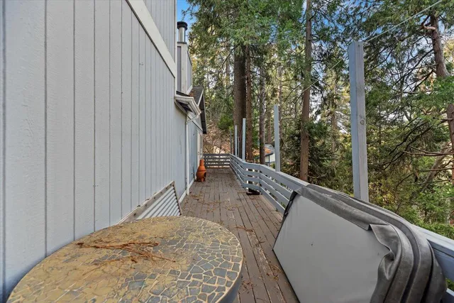 $575,000 | 810 Oakmont Lane, Lake Arrowhead, CA 92352