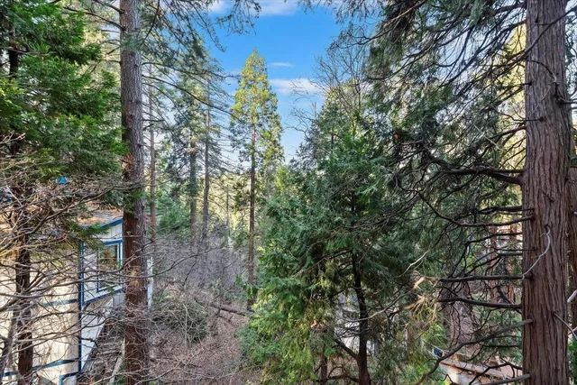 $575,000 | 810 Oakmont Lane, Lake Arrowhead, CA 92352