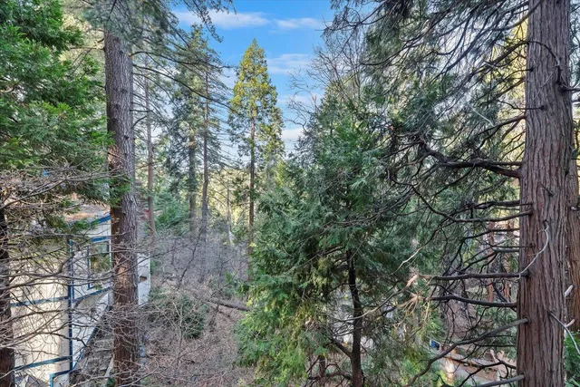$575,000 | 810 Oakmont Lane, Lake Arrowhead, CA 92352