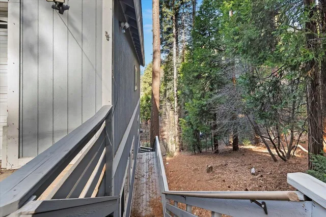 $575,000 | 810 Oakmont Lane, Lake Arrowhead, CA 92352