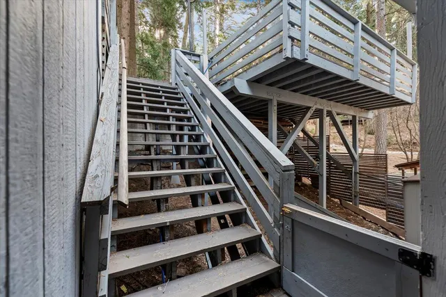 $575,000 | 810 Oakmont Lane, Lake Arrowhead, CA 92352