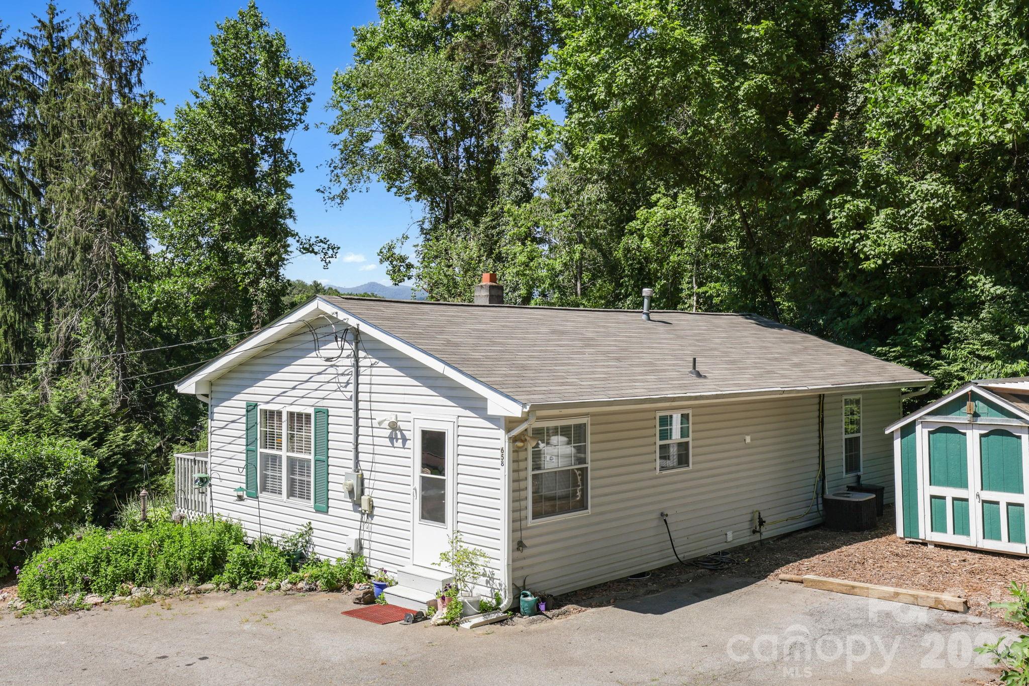 658 Enka Lake Road Candler, NC 28715 - Photo 27 of 42