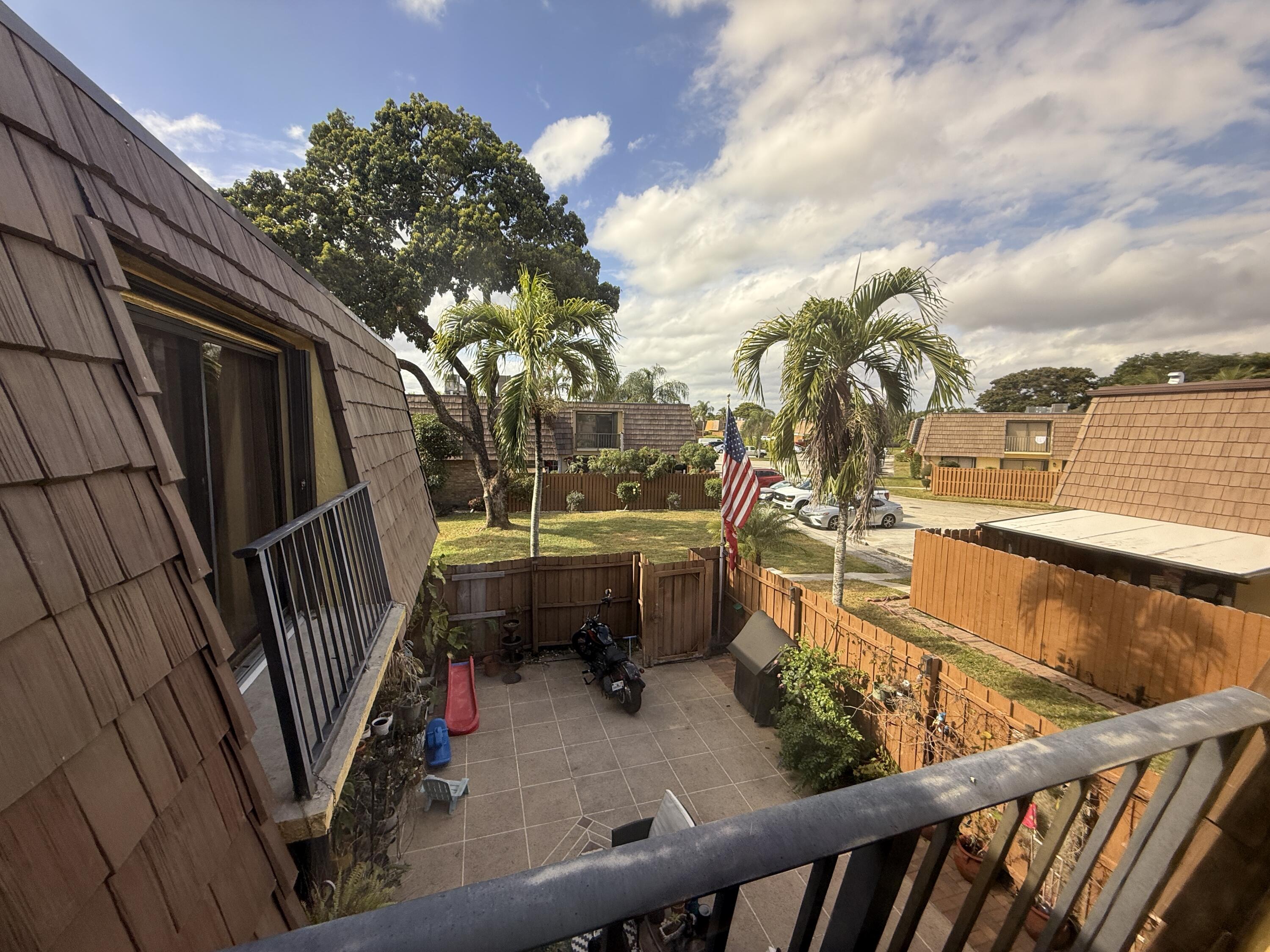 1021 Springdale Circle Palm Springs, FL 33461 - Photo 22 of 32 22- 2nd Bedroom View